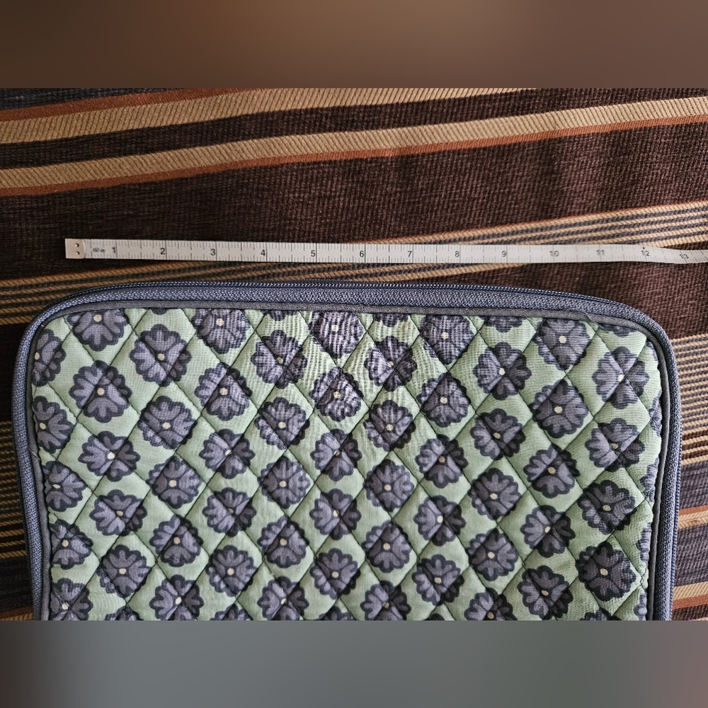Vera Bradley Large Blush and Brush Cosmetic Bag - Organizer - Picture 5 of 5